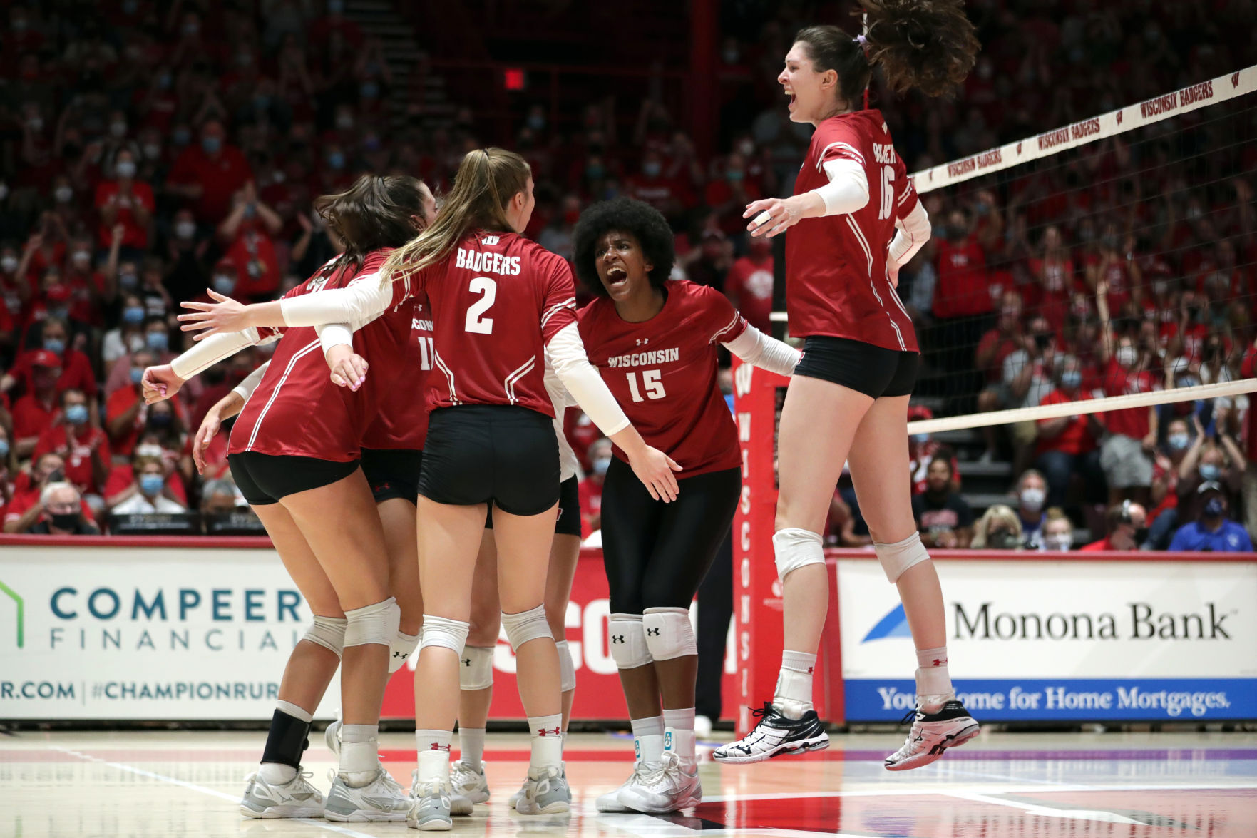 091021_uwvolleyball_09kw-09102021225811